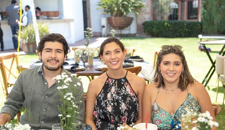 Gerardo Bocard, Andrea Bocard y Marijó Bocard .