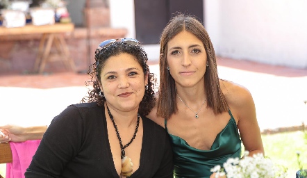 Eugenia Flores y Alejandra Llevat.