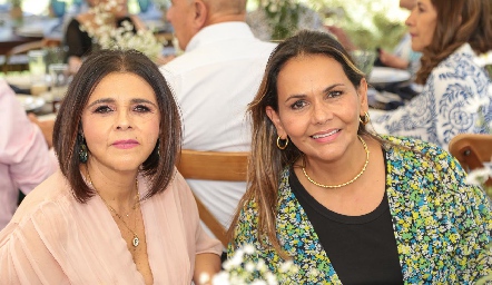 Patricia Valadés y Toyita Villalobos .