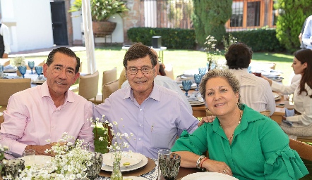 Félix Bocard, Padre Santana y Lupita González .