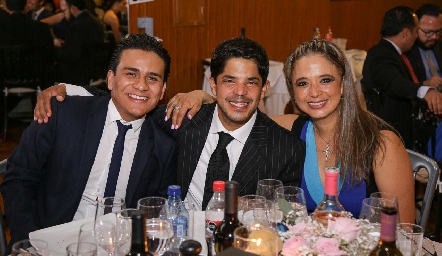  Gabriel García, Guillermo y Viviana Padrón.