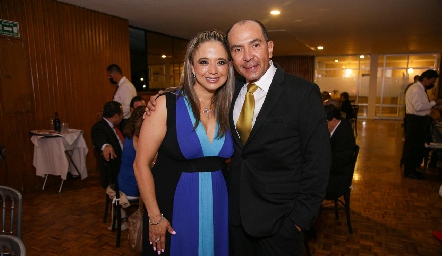  Viviana Padrón y Arturo Martínez.