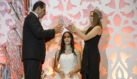  Celeste Chevaile la nueva reina del Club Deportivo Potosino.