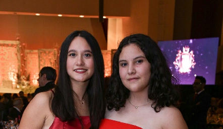  Joanna Shurgert y Daniela Fresán.