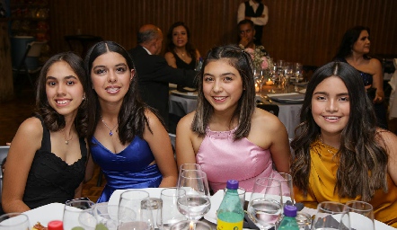  Karla Mendoza, Paula Yáñez, Pau Cano y María Paula Guzmán.