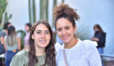 Elizabeth González y Paulina Silos .
