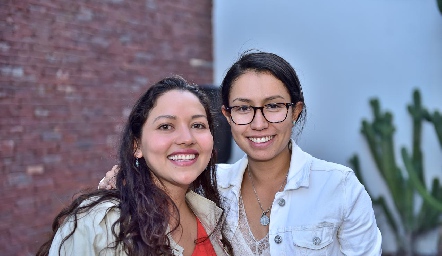 Naomi Reyna y Leslie Ruiz .