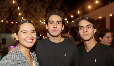  Natalia Hampshire, Oscar Álvarez y Diego Medina.
