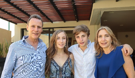  Alfredo Gallegos, Celina Gallegos, Alfredo Gallegos y Celina Conde .
