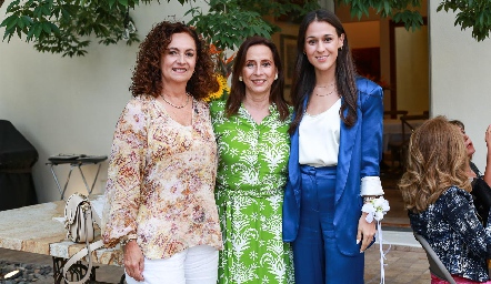  Teté González, Carmen Bravo y Carmelita del Valle.