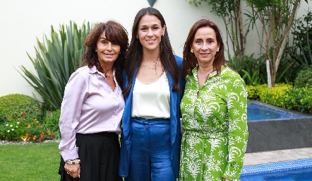  Claudia Sánchez, Carmelita del Valle y Carmen Bravo.
