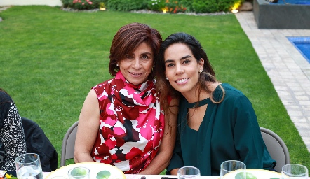  Adriana Sánchez y Ale Martínez.