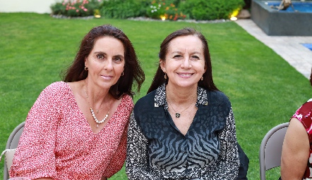  Sandra Correa y Josefina Sánchez.