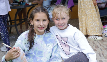  Alexia y Vale.