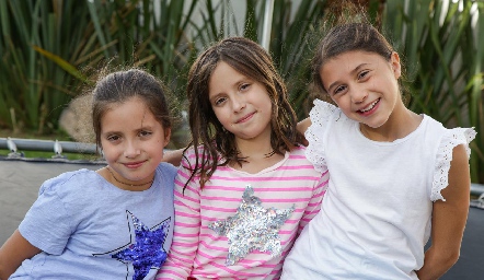  Andrea, Alexa y Ana Paula.