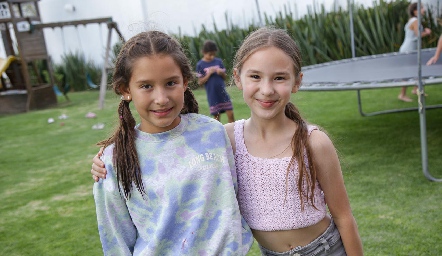  Alexia y Miranda.
