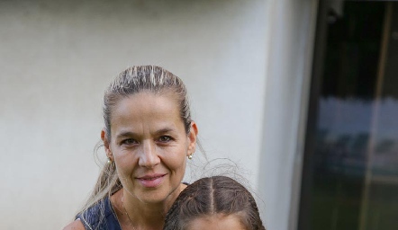  Marcela Torres y Alexia.