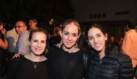  Michelle Baeza, María Torres y Claudia Díaz de León.
