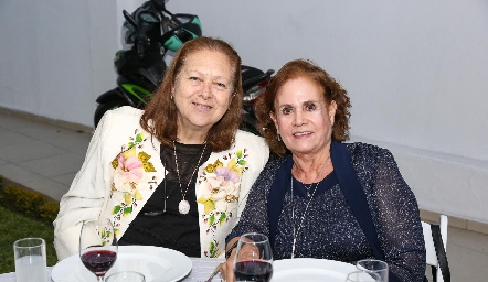  Josefina Sánchez y Martha Ponce.