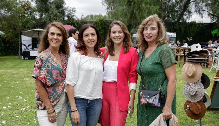  Tichi Araiza, Patricia Araiza, Sofía D´Argence y Laura Mónica.