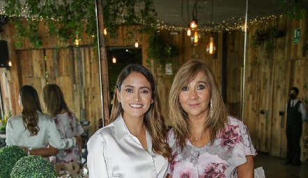  Fer García y Cristina Córdova .