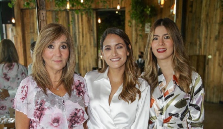  Cristina Córdova, Fer García y Ana Sofía Muñiz .