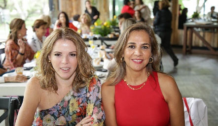  Paty Ponce y Lidia Cantú .