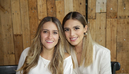  Andrea Parra y Raquel Cardona.