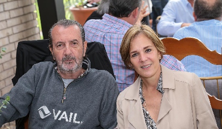  Ángel Rivero y Cristina Barret.