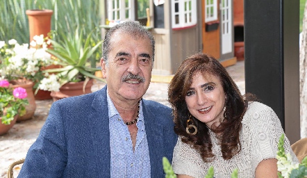  Marco Antonio Güemes y Martha Abud.