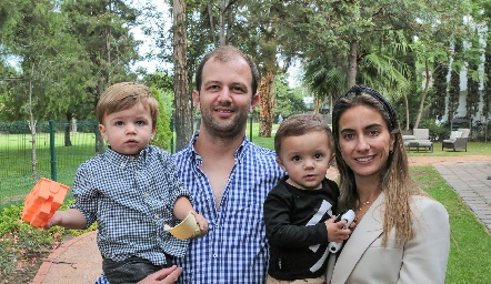  Alejandro Abud, Alejandro Abud, Santiago Mejía y Lorena Andrés.