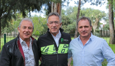  Los hermanos Fernando, Alejandro y Ricardo Abud Sarquis.