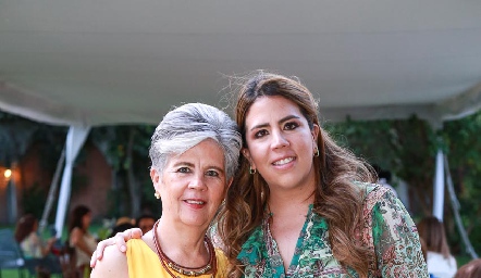  Flora Martínez y Gaby Carrillo.