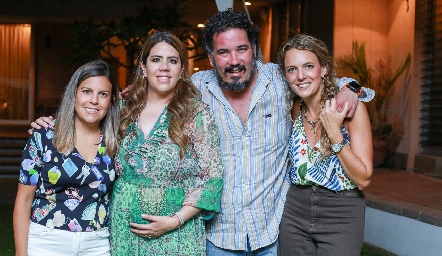  María José Barragán, Gaby Carrillo, Juan Pablo Meade y Priscila González.