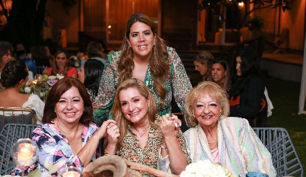  Gaby Carrillo, Alma, Silvia y Patricia Carrillo.