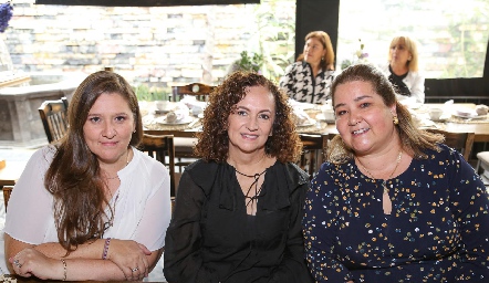  Herlinda González, Teté González y Mónica Berlanga.