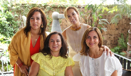  Alejandra Ávila, Claudia Ávila, María Elena Ávila y Rocío Nieto.