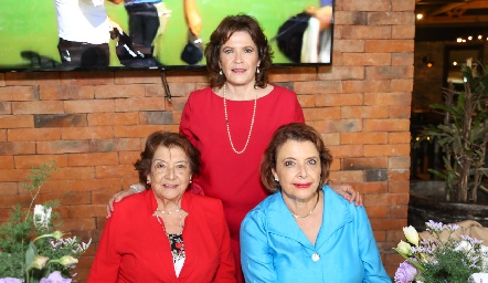  Sara Abraham con sus hijas Sara y Lula González.