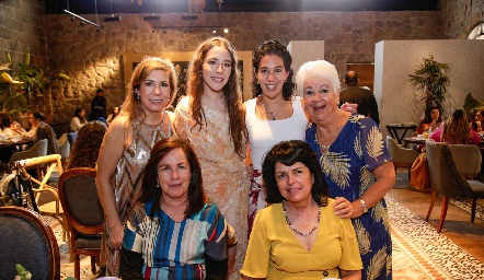  Lorena González, Lorena de la Parra, Cristina Aguilera, Socorro Aguilera, Montserrat Gutiérrez y Patricia Ordoñez.