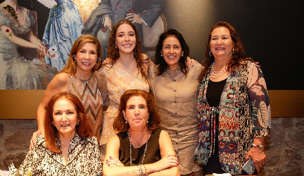  Lorena González, Lorena de la Parra, Carmen de la Parra, Roxana González, Laura del Pozo y Gloria de la Parra.