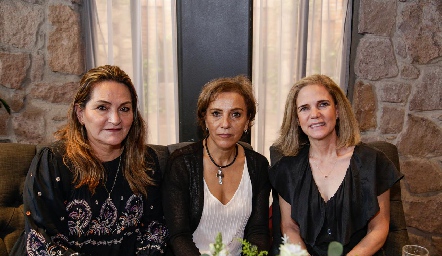  Silvia Martínez, Patricia Ramos y Mimí González.