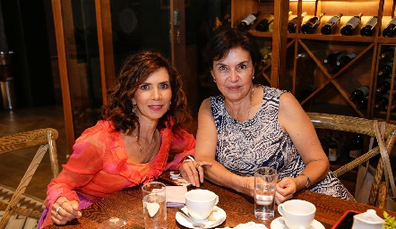  Rosana Bonifacio y Martha González.