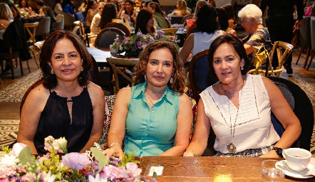  Bertha Quilantán, Claudia Robles y Laura Valle.