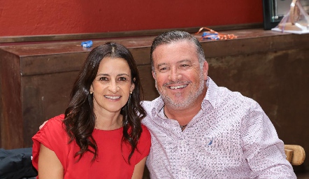 Mónica y Rodrigo Gómez.
