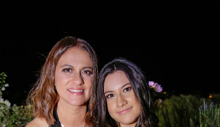  Martha Álvarez y Natalia Banda.