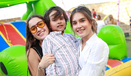  Camila, Juanqui y Sofía.