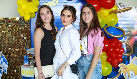  Camila, Sofía Garza y María de la Torre.