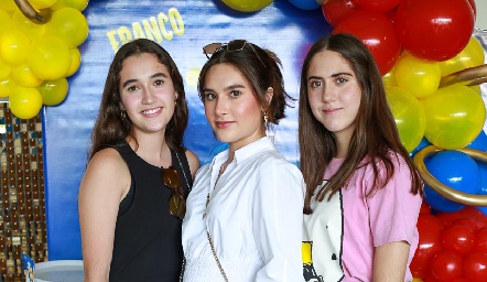  Camila, Sofía Garza y María de la Torre.