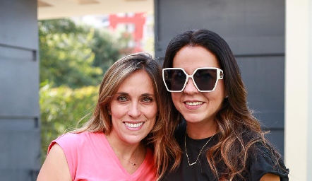  Daniela Llano y Fernanda Castillo.