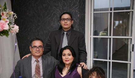  Jorge, Jorge Tobías, Ana Tobías y Isabela.